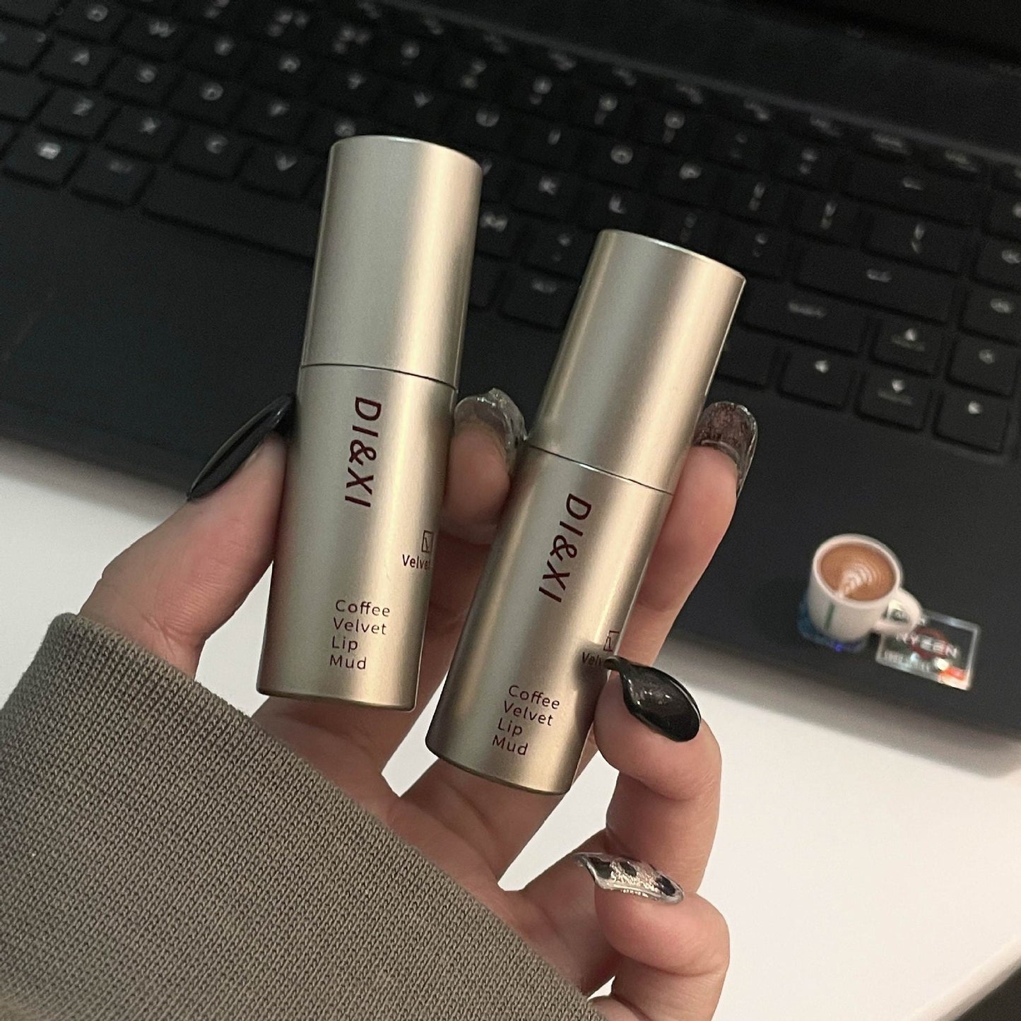 DIXI small silver tube lip glaze velvet matte white lip mud girl natural versatile live broadcast new makeup wholesale