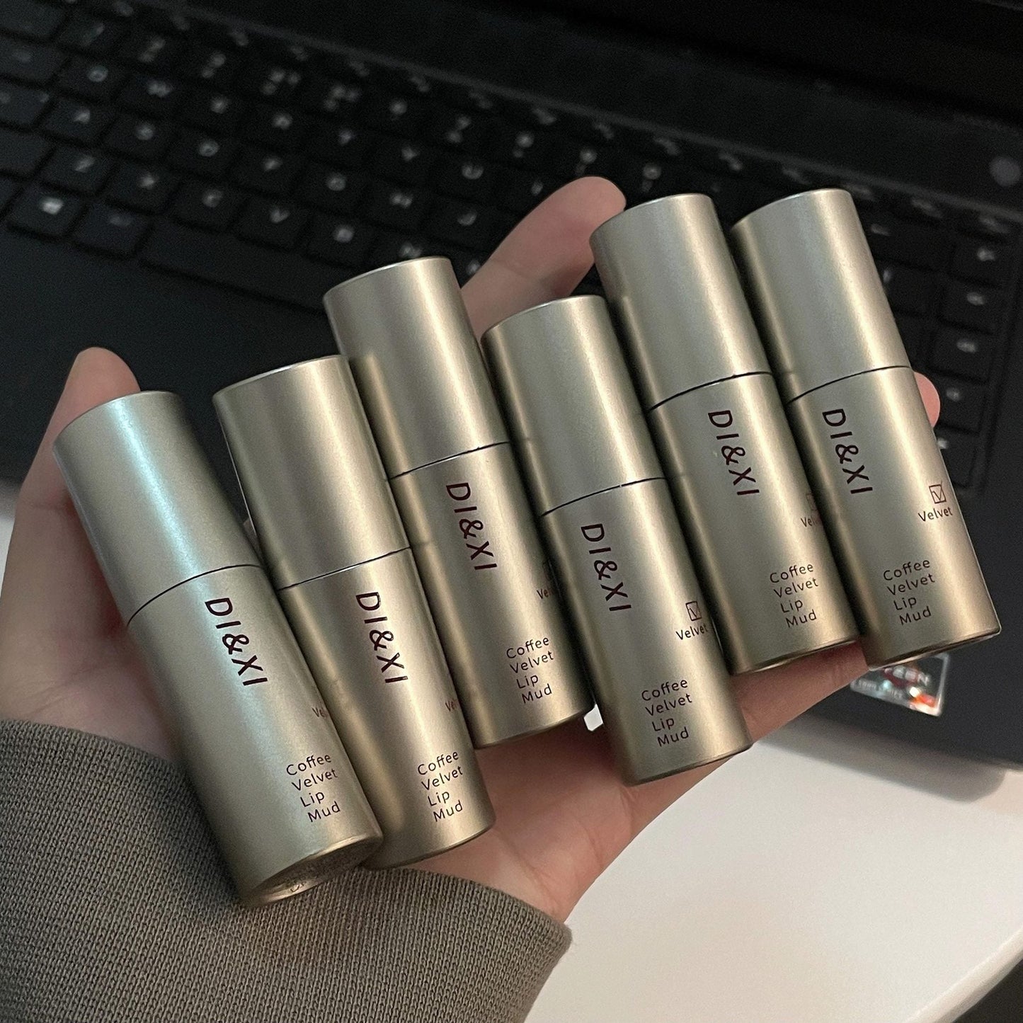 DIXI small silver tube lip glaze velvet matte white lip mud girl natural versatile live broadcast new makeup wholesale
